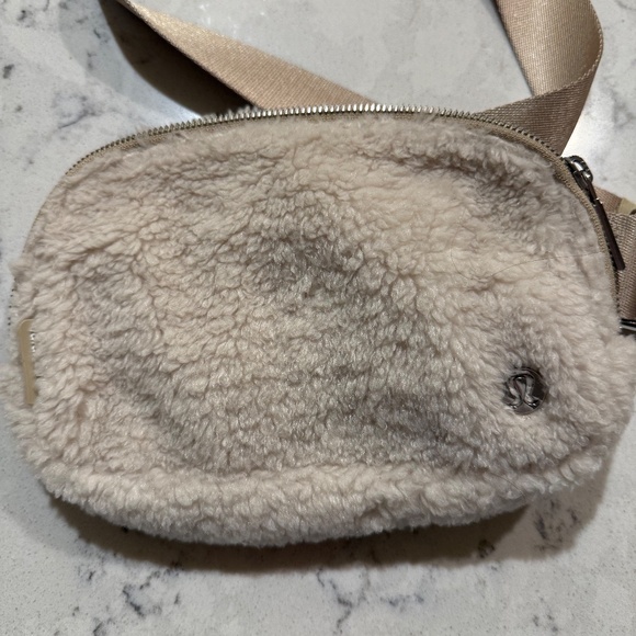 Lululemon crossbody - Picture 2 of 3